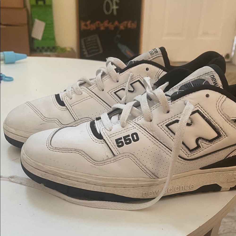 New Balance Men's 550 White and Black Sneakers size 11.5